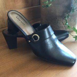 KATE ANN MULES-DK BROWN SIZE 10